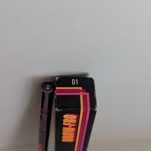 UOMA Brow Fro Baby Hair Precision Brow Pencil - 01 Light Blonde - Picture 2 of 2